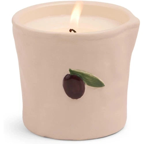 Candela in ceramica Bistro da 226 g (8 oz) con decorazione a rilievo a forma di oliva - Fico e oliva, confezionata in scatola.