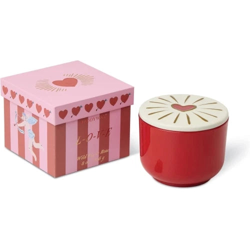 Candela Charmed da 226 g (8 oz) in vetro rosso con coperchio a forma di cuore - Fico selvatico e rosa