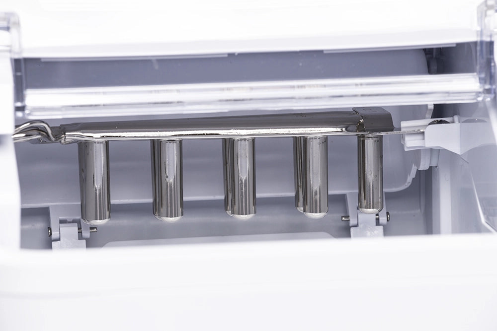 Melchioni Family Macchina Ghiaccio CUBIK Capacità di Produzione 12kg in 24h Cubetti a Forma di Proiettile Serbatoio dell'Acqua 1.6 L Serbatoio per il Ghiaccio 1,6 L Pannello di Controllo Touch