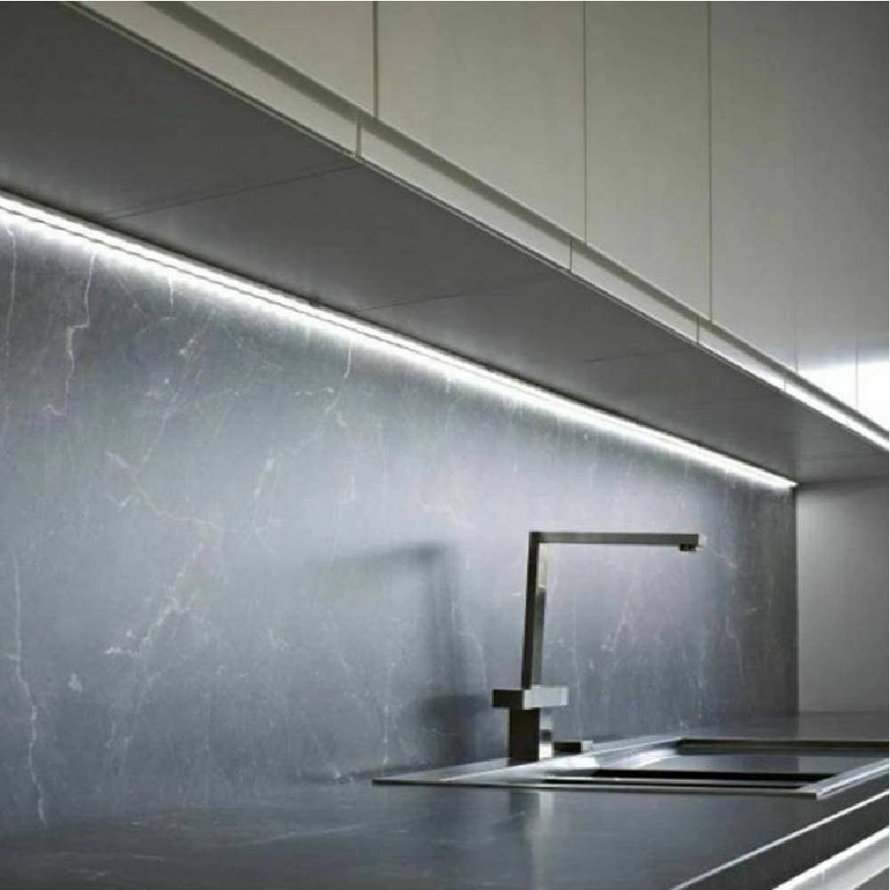 Trade Shop - Plafoniera Led Neon T5 Sottopensile Vetro Trasparente 18 Watt 90 Cm -