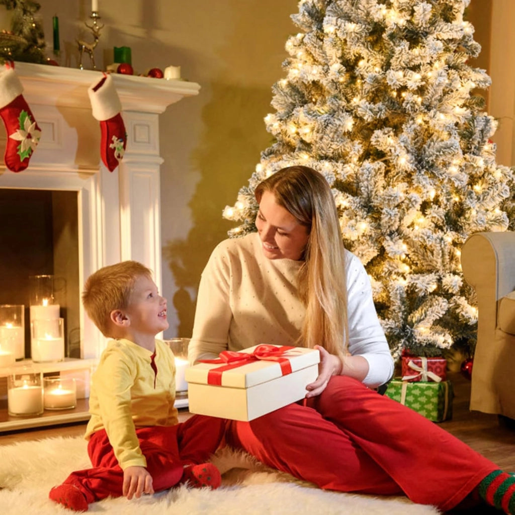 Albero di Natale Innevato 225 cm, Albero di Natale con 450 Luci a LED Bianco Caldo, 1010 Rami Folti e Base Metallica, Ideale per Casa, Ufficio e Negozio (225 CM)