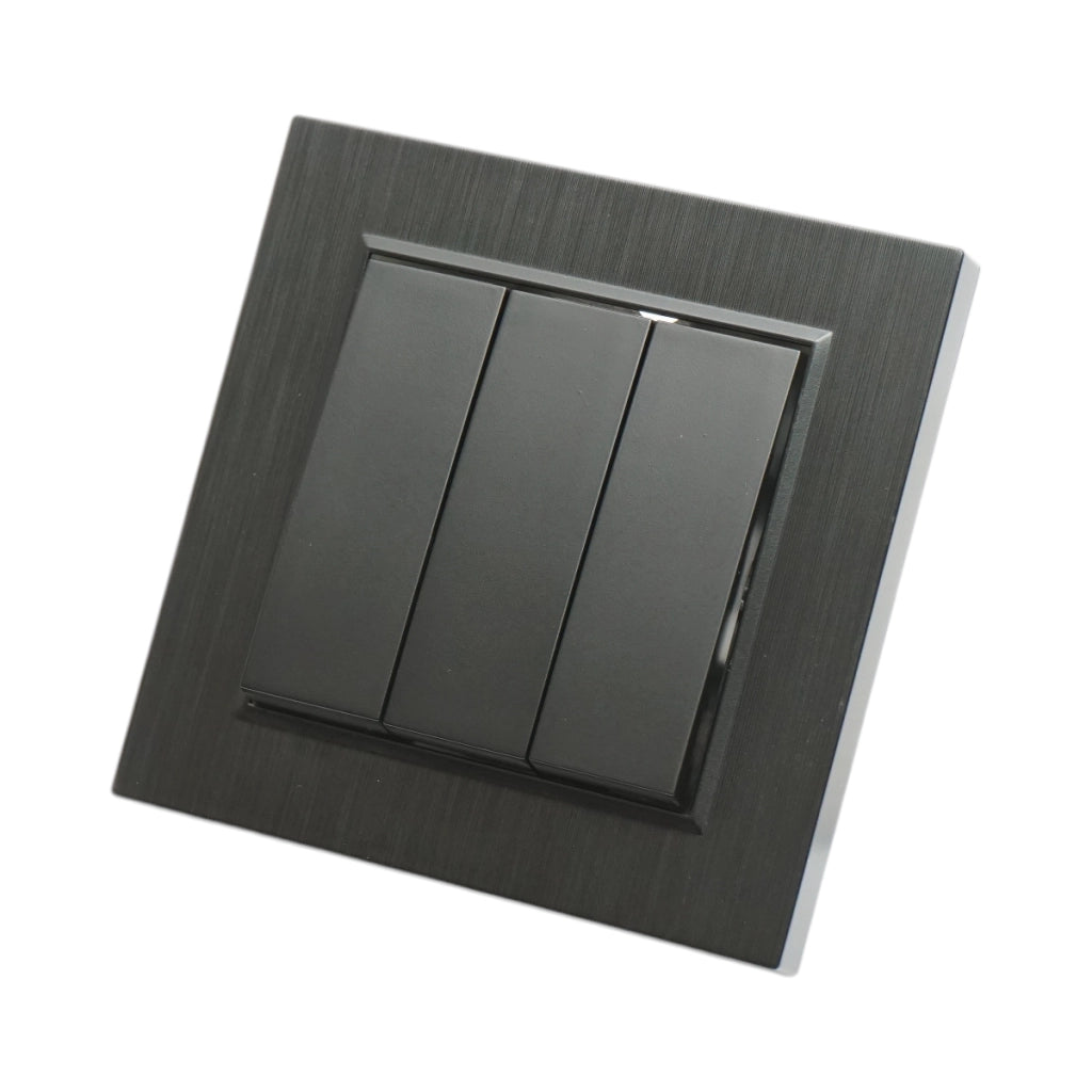 Interruttore triplo da incasso nero 220V, 10AX, ABS 80x80mm