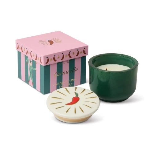 Candela Charmed da 226 g in vetro verde con coperchio a forma di peperoncino - Peperoncino e Mango