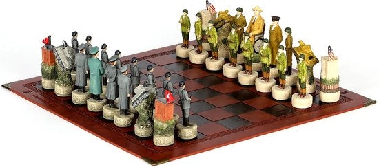Schiacchiere di Scacchi di Lusso - Tavolo da Scacchi in Pelle con Disegno a Rilievo - Germania vs America