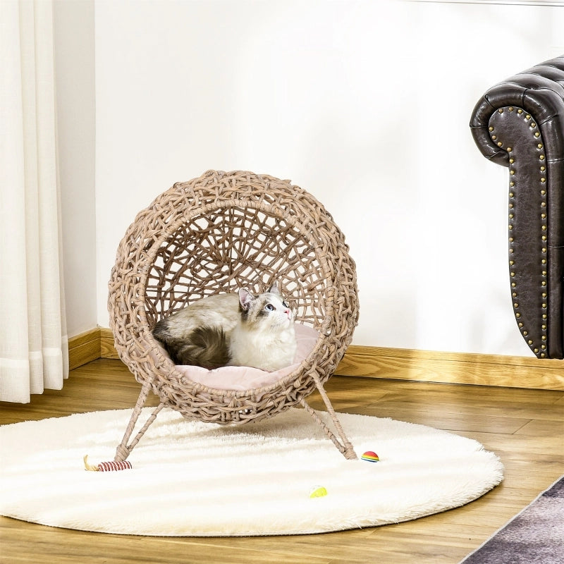 Cuccia per gatti in rattan PE intrecciato con cuscino; struttura in filo metallico e piedini rialzati marrone