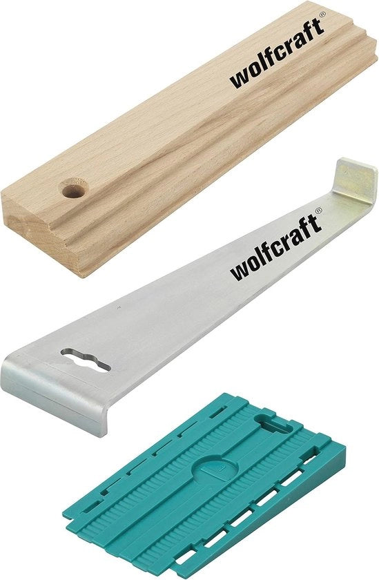 Set di attrezzi per pavimentazioni in legno con martello a mano, morsa e set di punte.