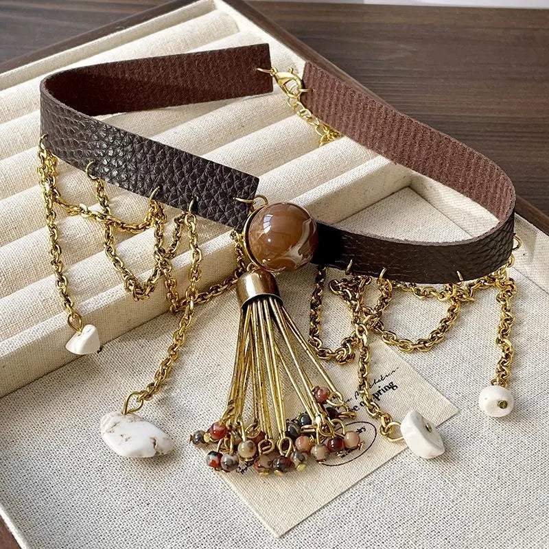 Collana girocollo in pelle fatta a mano con nappa in metallo e pietre naturali, stile vintage, regalo di Natale o compleanno.