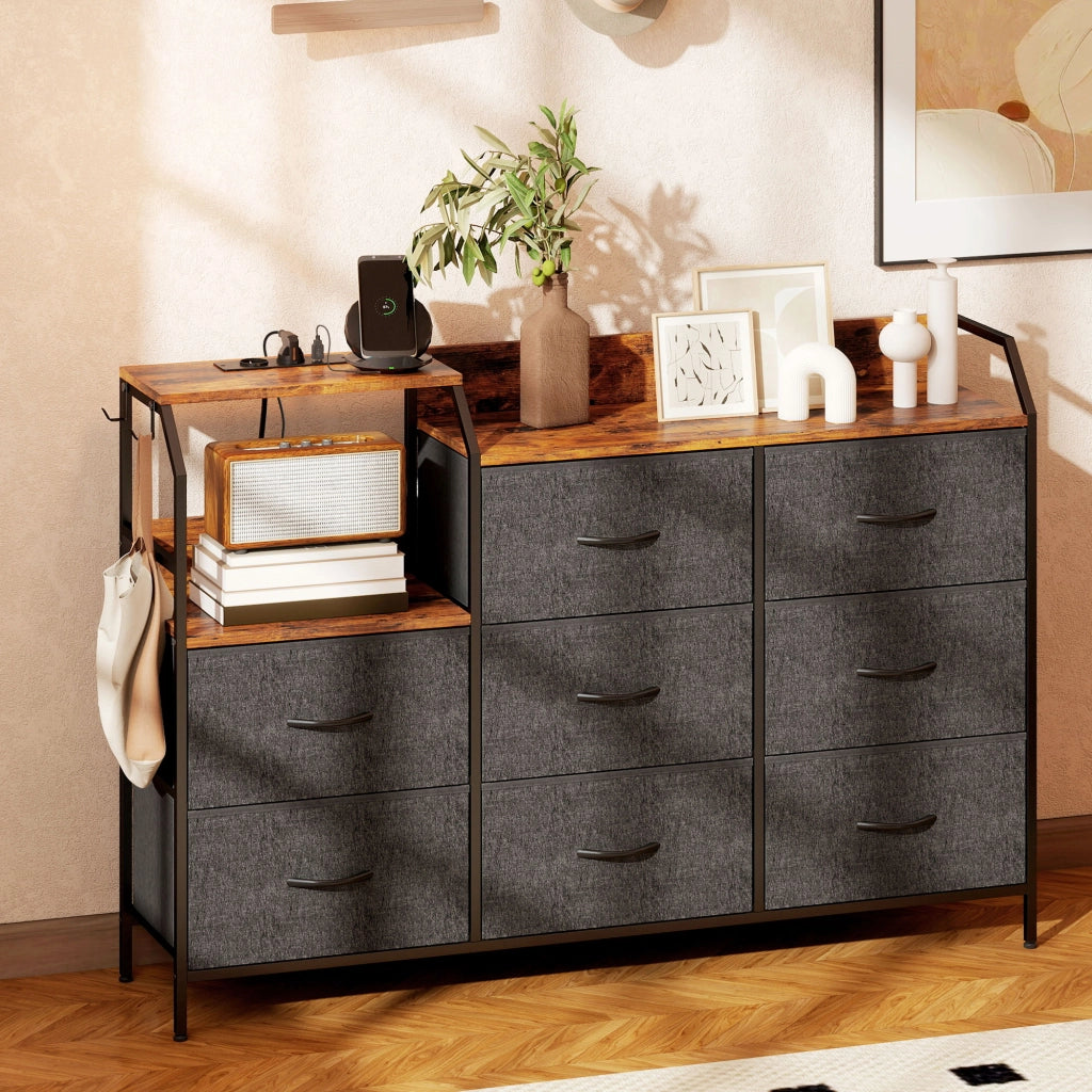 Cassettiera con stazione di ricarica ¨C Xylo ¨C 8 cassetti tessuto, scaffale aperto, 130x30x88cm, marrone