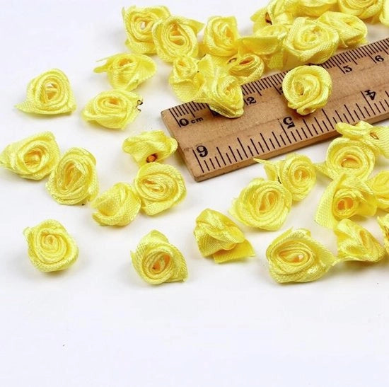 Fiori artificiali decorativi mini rose - 100 pezzi - Polyester - Fiori di rosa decorativi - Idee per il fai da te - Forma elegante - Rose artificiali