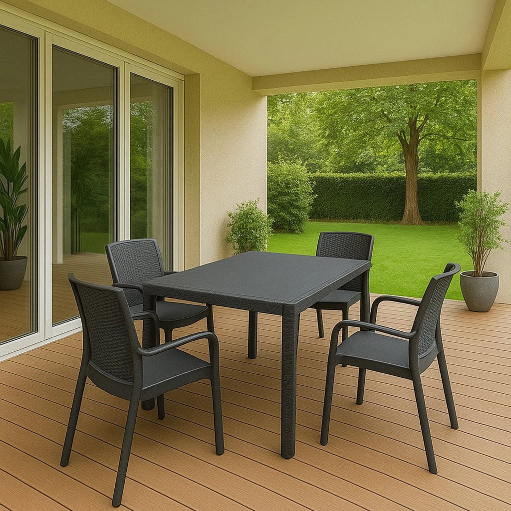 Set salotto da esterno Sover, Salottino outdoor e indoor, Tavolo rettangolare fisso con 4 sedie impilabili, Made in Italy, Antracite