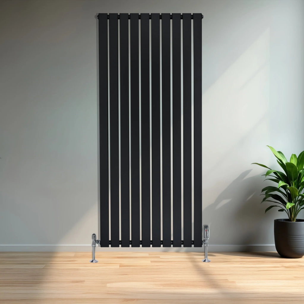 Radiatore Verticale 1600 x 700 mm con Valvole TRV Nero