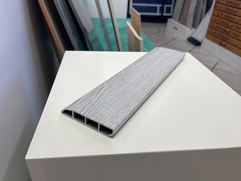 BATTISCOPA PER PAVIMENTO IN SPC Colore Rovere grigio