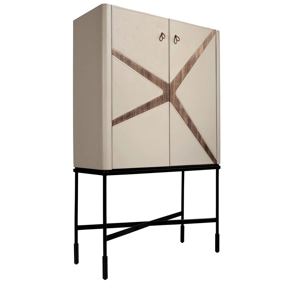 Credenza alta in similpelle, noce e acciaio nero