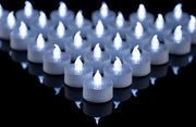 Luminarie a LED con luce fredda bianca - lampioncini realistici e luminosi con effetto fiamma - alimentate da batteria CR2032 - lampioncini duraturi per matrimoni - vacanze - feste - come decorazione per la casa - 50 pezzi