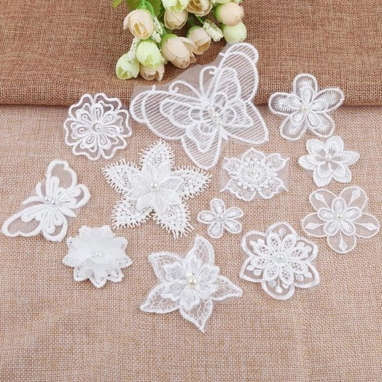 Set di applicazioni per tessuti 12 pezzi - ornamenti a maglia - perline/ farfalle - decorazioni per abbigliamento e tavolo - decorazioni - tessuto a poliestere - dimensioni 3-10,5 cm