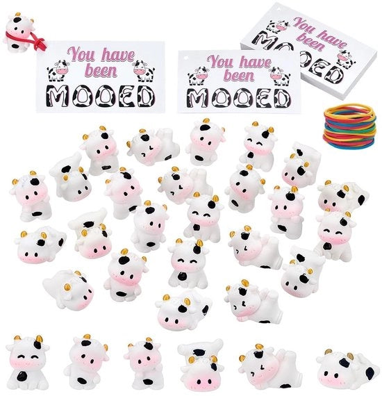 Set di Mucca Miniatura da 24 pezzi - Figure Miniature - Mucca in Resina - Animali per Lavori Mano - Regalo per Appassionati di Automobili - Dimensioni variabili da 21x16,5mm a 31x16,5mm - Figure Miniature