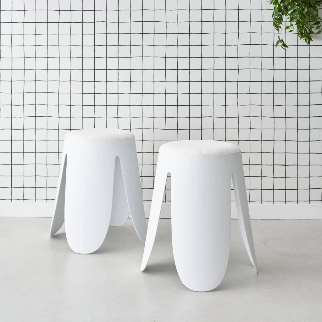 Set 2 sgabelli impilabili in bouclé, bianco