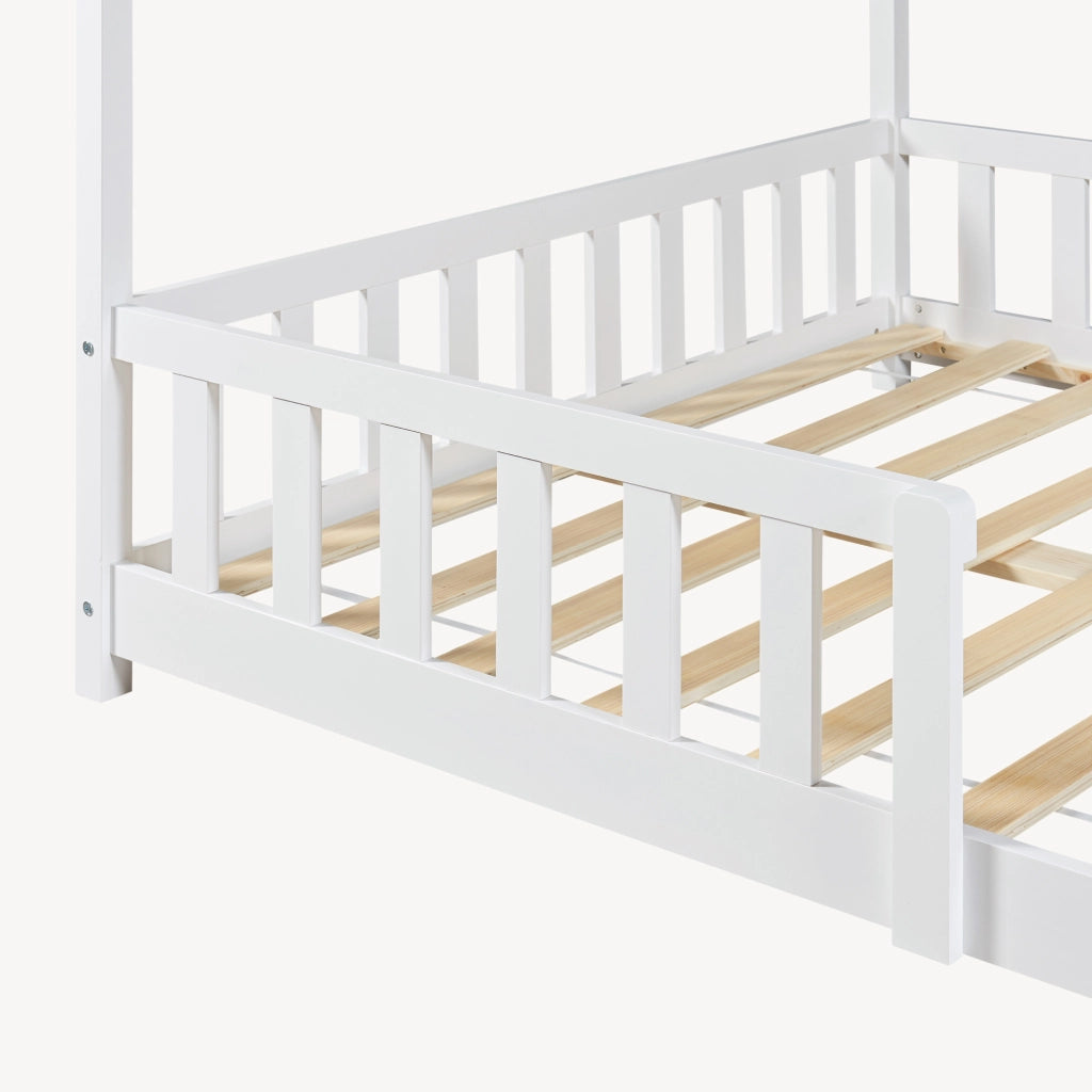 Letto Piazza e Mezza Hesel per Cameretta a Forma di Casetta 120 x 200 cm Bianco [en.casa]