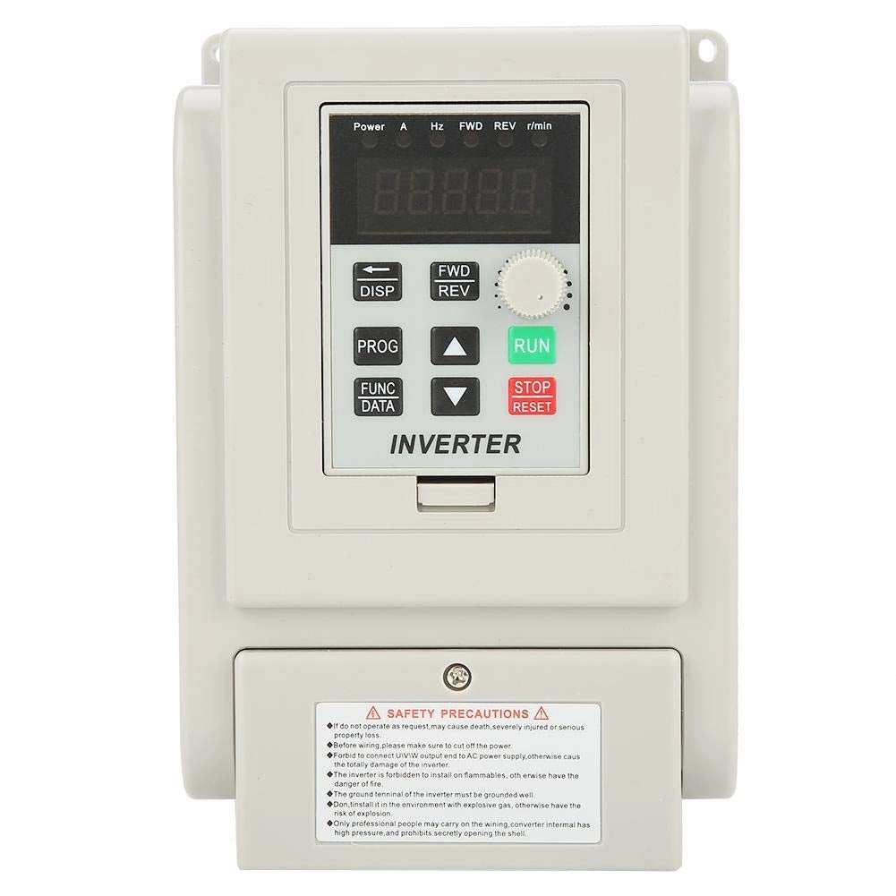 Inverter da 1,5 kW, ingresso monofase, 220 V, tecnologia PWM, dotato di un grande dissipatore di calore