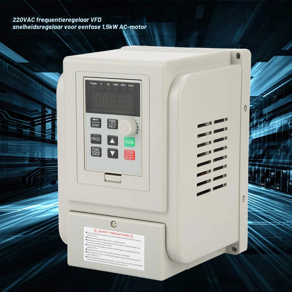 Inverter da 1,5 kW, ingresso monofase, 220 V, tecnologia PWM, dotato di un grande dissipatore di calore