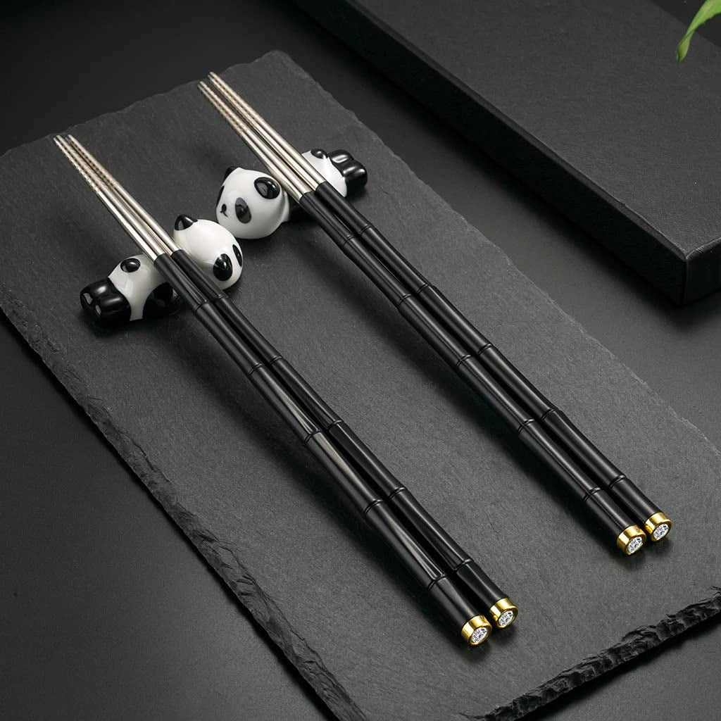 2 paia di bacchette con supporti a forma di panda, realizzate in acciaio inossidabile e fibra di vetro, lunghezza 24,3 cm