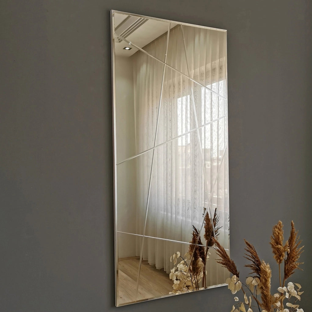 Dobbiaco, Specchio Dettagli Geometrici, 62x2h cm Argento