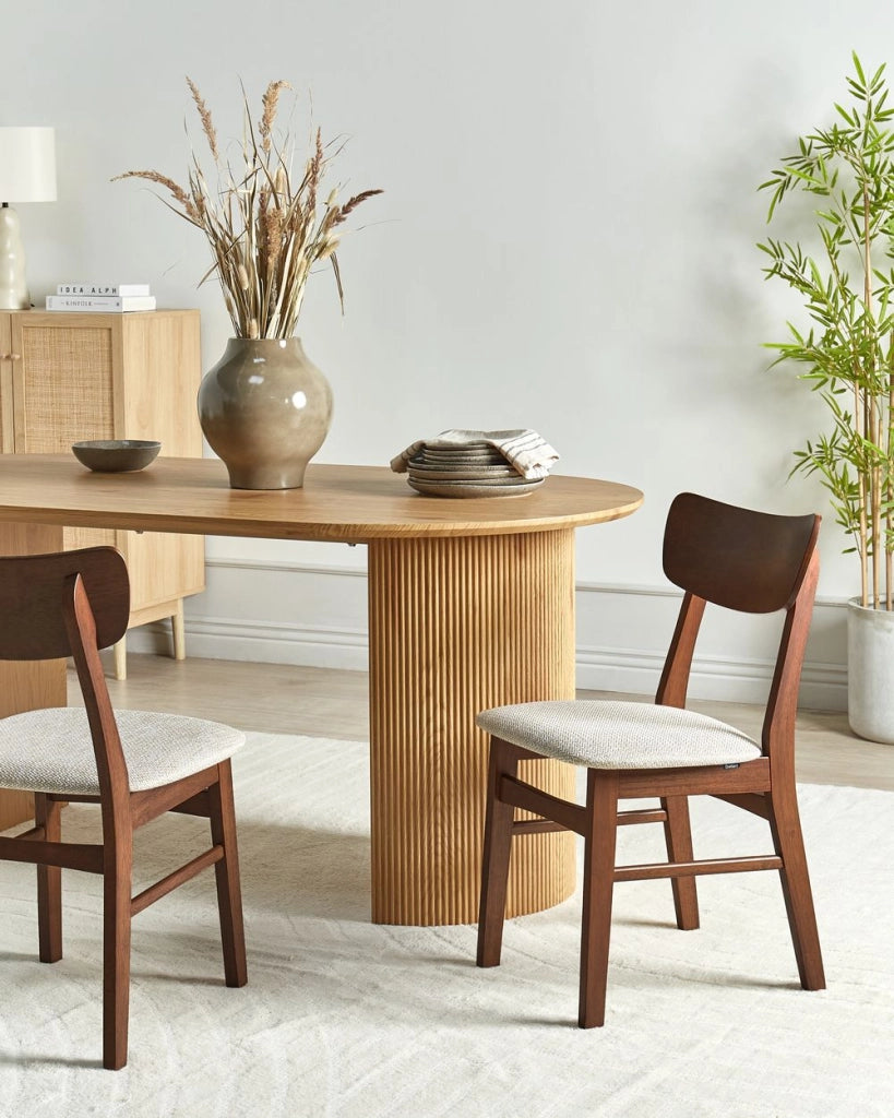 Set di 2 sedie da pranzo Struttura in legno di gomma scuro Seduta in tessuto poliestere tortora Design retrò senza braccioli