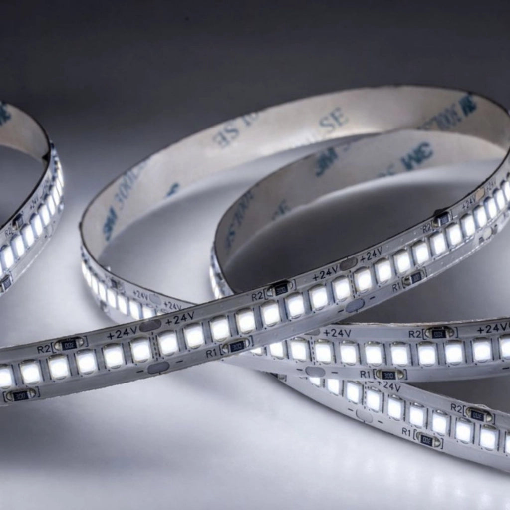 Striscia LED SMD 2835 24V, 5 Metri, Larga 10mm, Neutro 4000K, Super Luminoso 24W/M 4000LM/M 160LM/W 240SMD/M, Dimmerabile PWM, Tagliabile ogni 33mm, IP20, CRI>80
