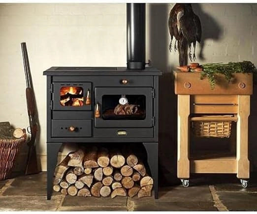Stufa a legna con forno. Per cucinare e riscaldare. Potenza termica 10kw, con piastre in ghisa. Modello Prity 1P34L