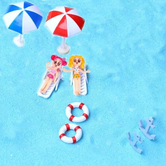Set di accessori per la spiaggia in miniatura - Anello da nuoto 2,5 cm - Sedie da spiaggia 5x1,5 cm - Ombrellino da spiaggia 4,1x5,8 cm - Marcatura di sabbia 3x3 cm - Materiale duraturo e sicuro - Decorazione in miniatura