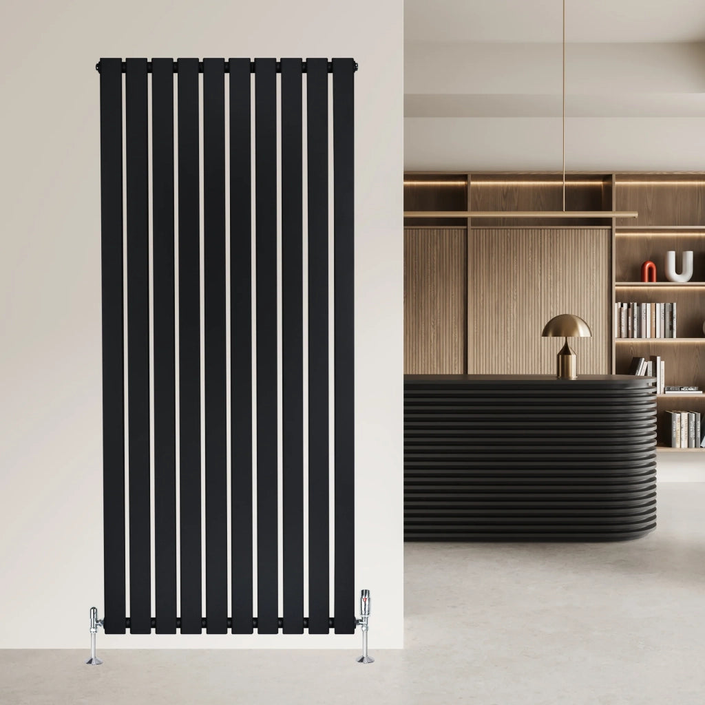 Radiatore Verticale 1600 x 700 mm con Valvole TRV Nero