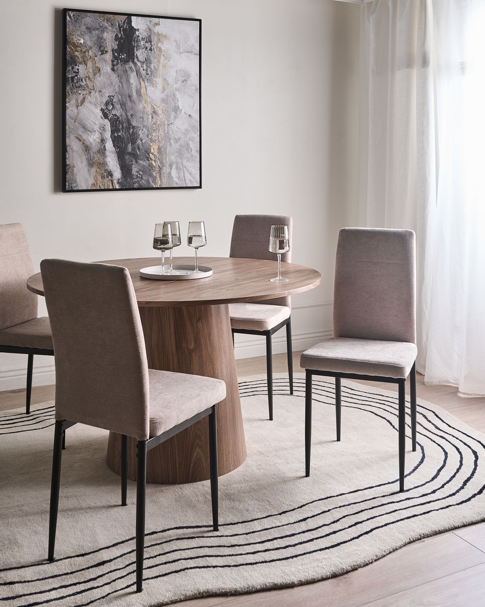 Set di 4 sedie da pranzo in tessuto, rivestimento tortora gambe in ferro nero senza braccioli per sala da pranzo